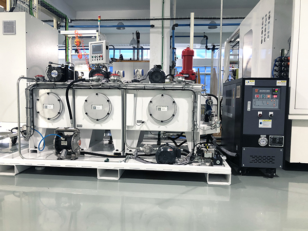 電池材料干燥工序中，電池材料干燥模溫機(jī)養(yǎng)護(hù)清理