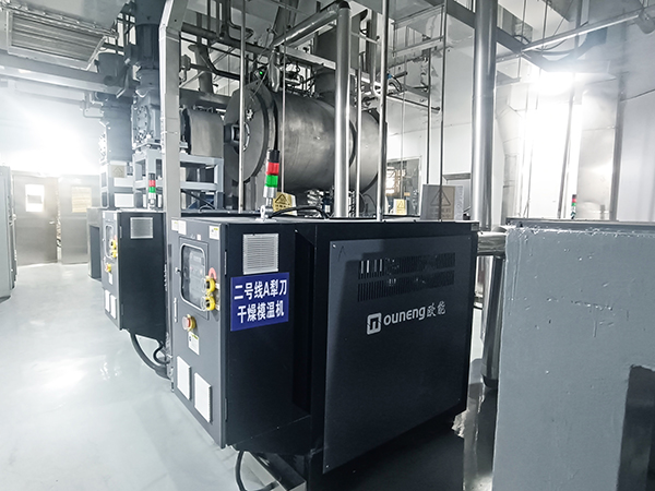 電池材料干燥<a href='http://m.takmmy.com/p_mowenji.html' class='body-link'>模溫機(jī)</a>